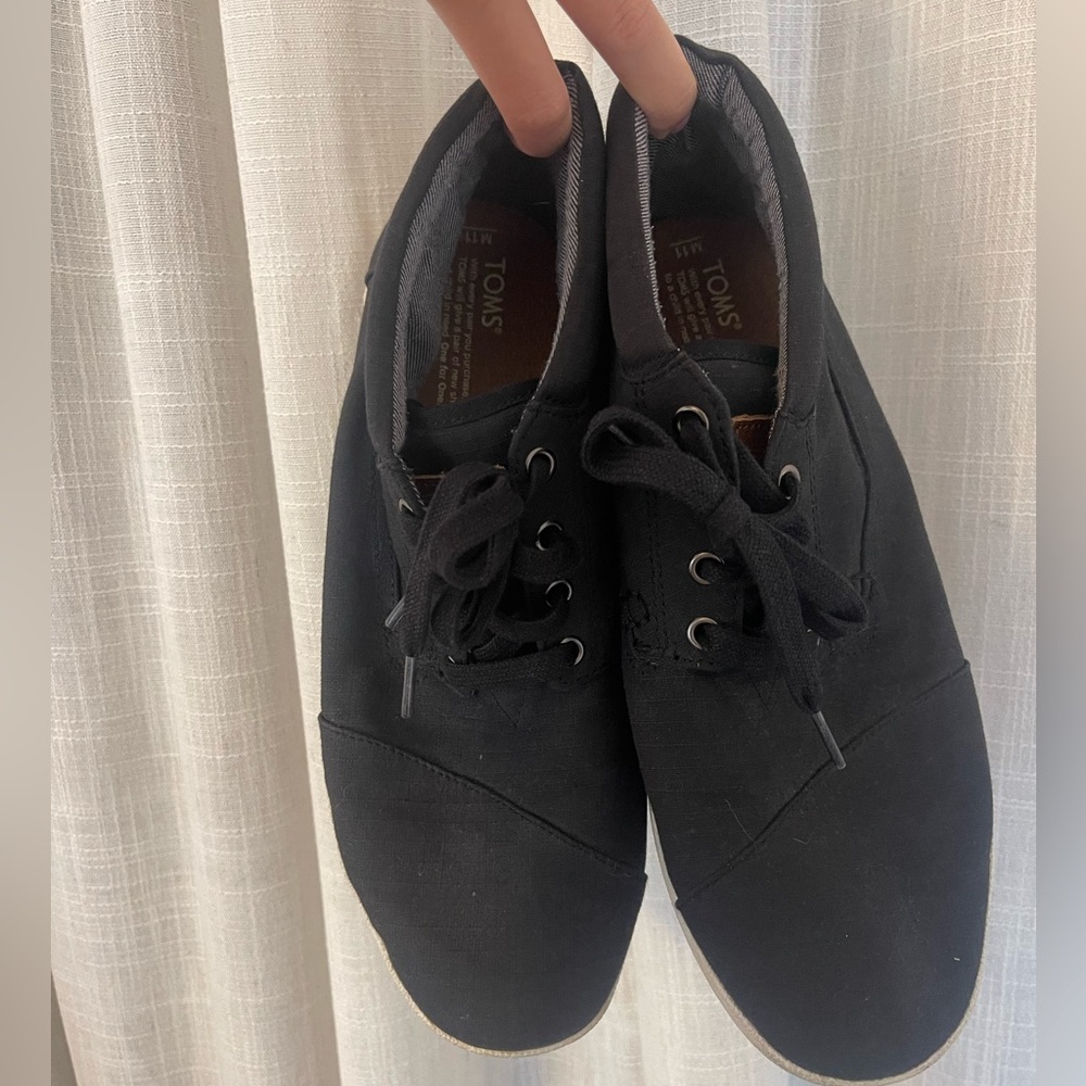 TOMS Sneakers